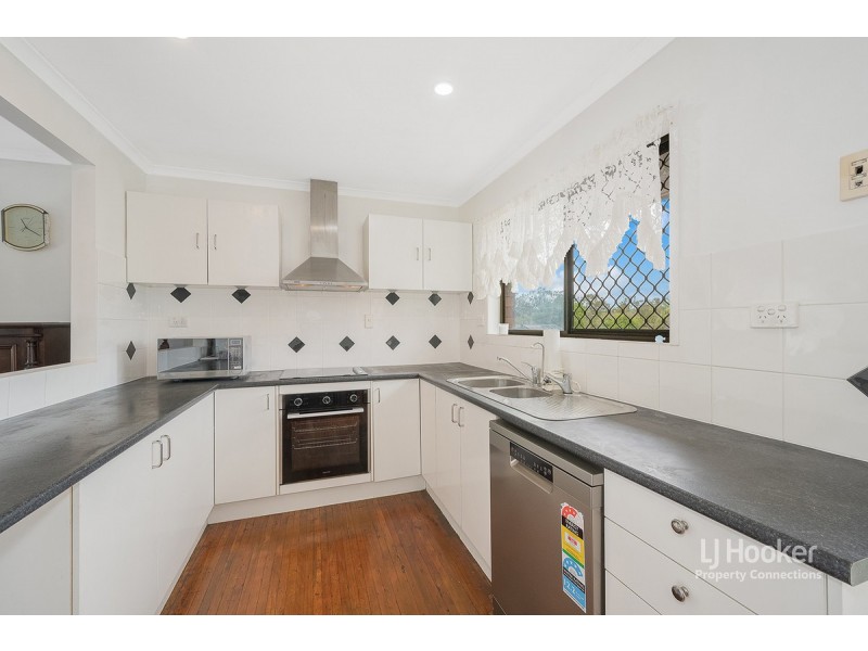 2 Folkstone Avenue, Albany Creek QLD 4035