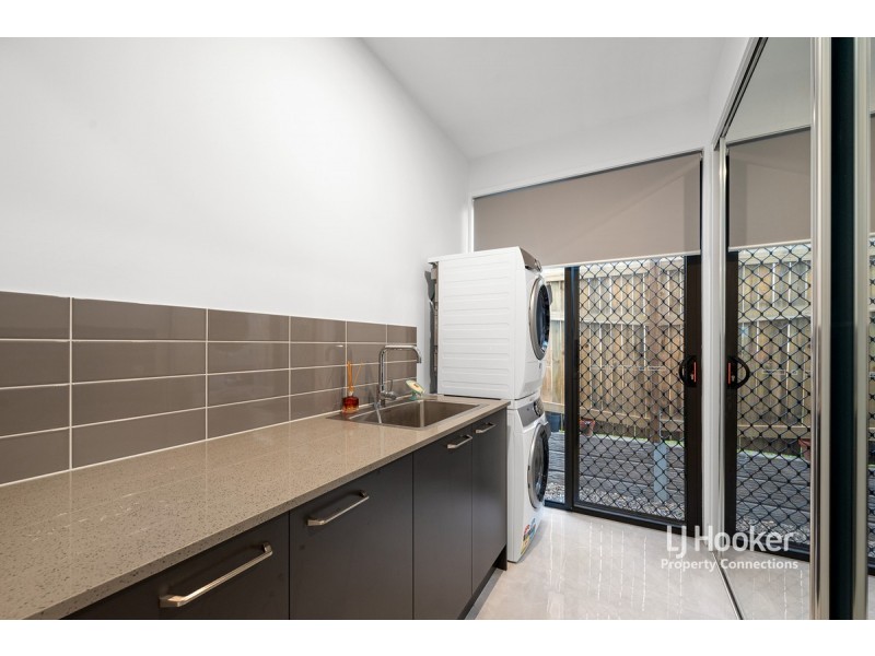 291 Kitchener Road, Stafford Heights QLD 4053