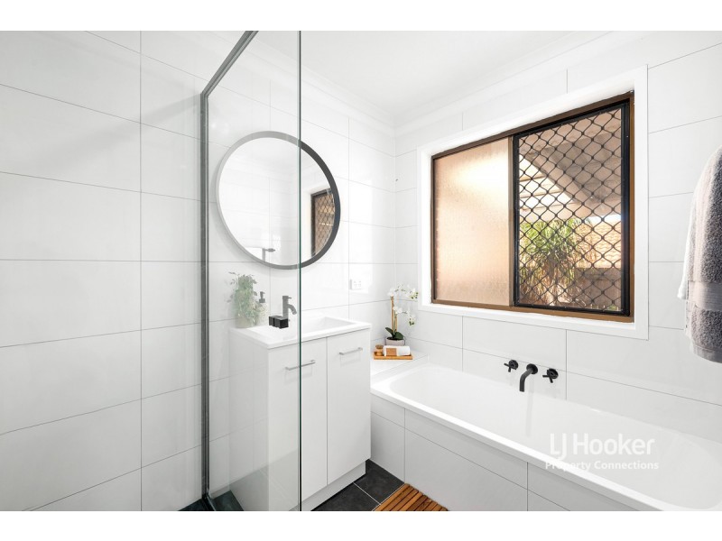 12 Pegasus Avenue, Eatons Hill QLD 4037