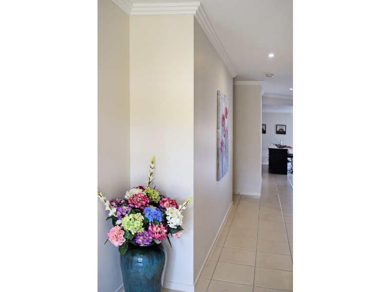 7 Gardenia Court, Bridgeman Downs QLD 4035