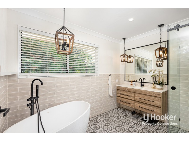 17 Devoran Street, Albany Creek QLD 4035