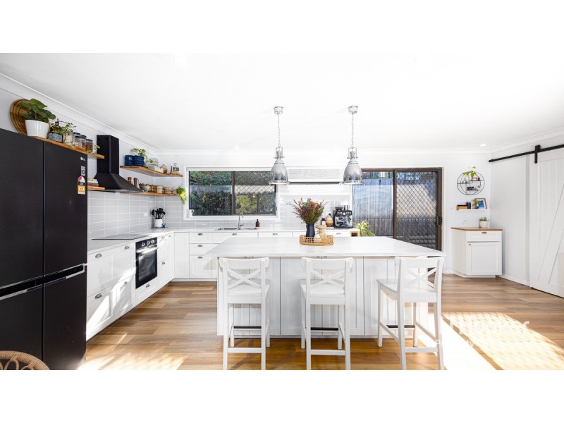 34 Olympus Court, Eatons Hill QLD 4037