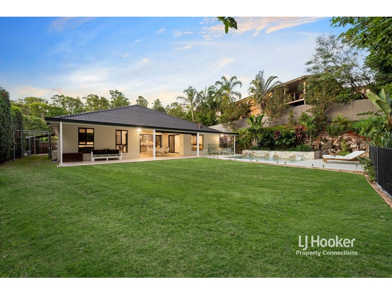 50 Riversleigh Crescent, Eatons Hill QLD 4037