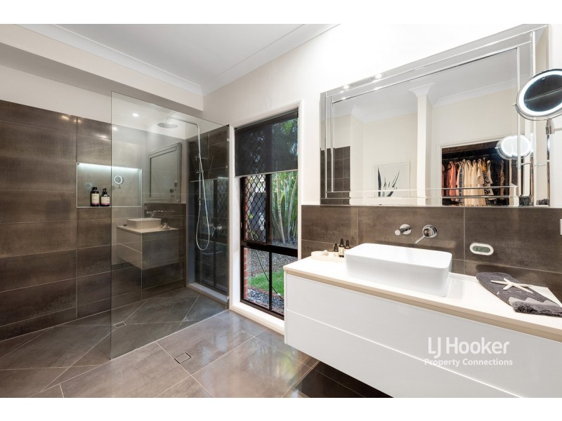 188 Saturn Crescent, Bridgeman Downs QLD 4035