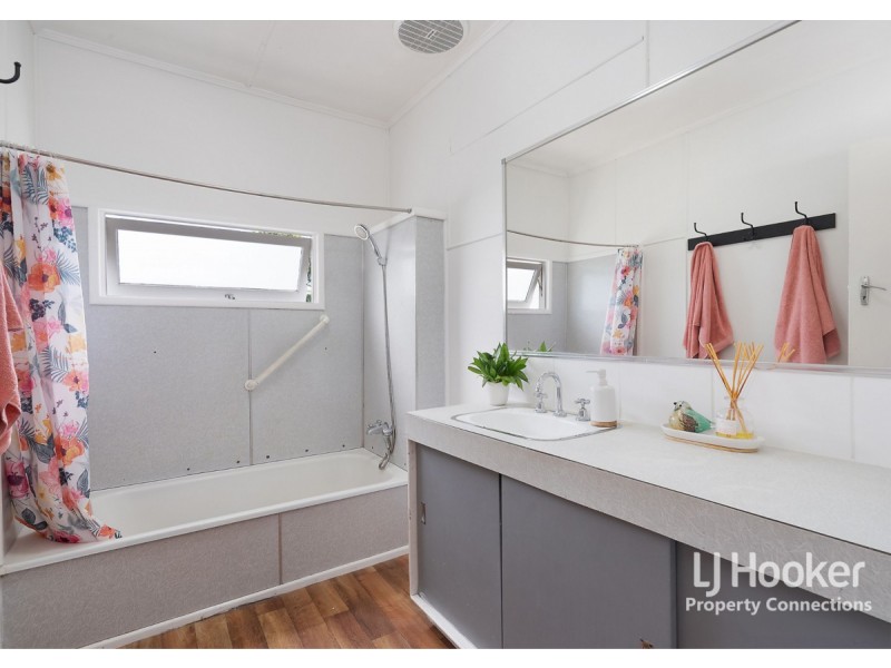 6 Wideview Tce, Arana Hills QLD 4054