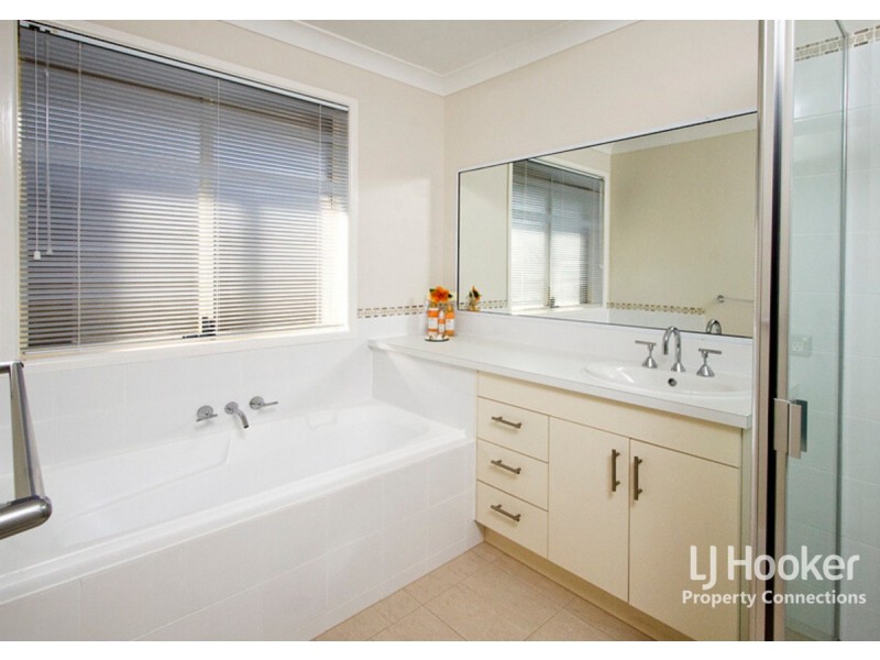 6 Ophelia Crescent, Eatons Hill QLD 4037