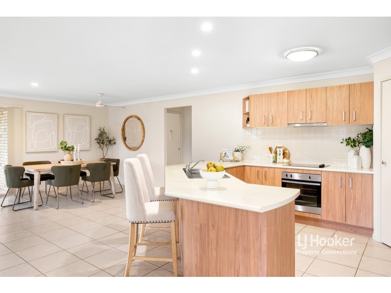 5 Cassinia Court, Eatons Hill QLD 4037