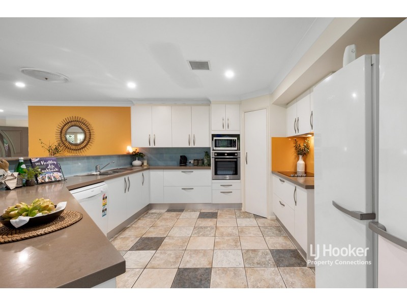 16 Habitat Place, Bridgeman Downs QLD 4035