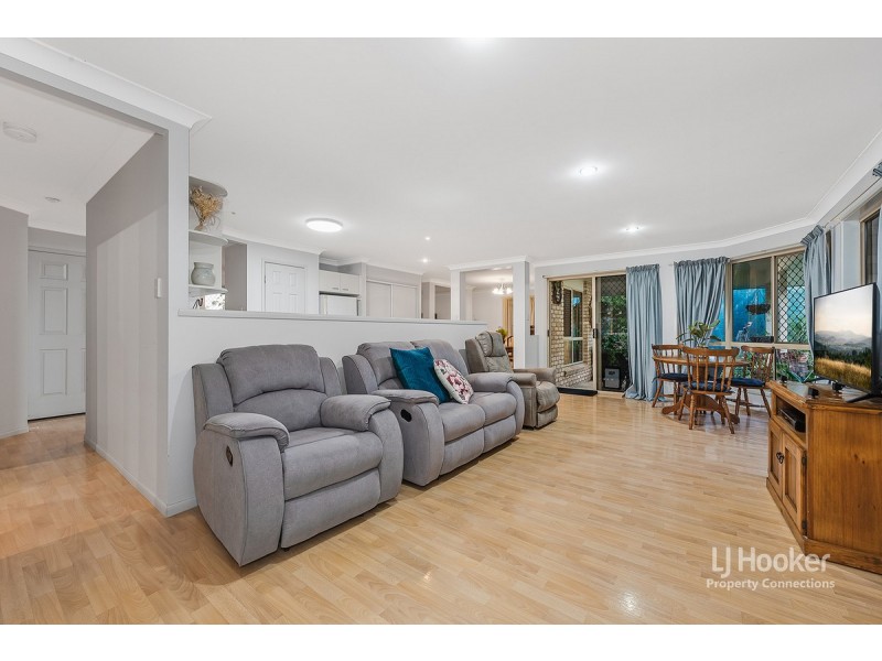 50 Paramount Drive, Warner QLD 4500