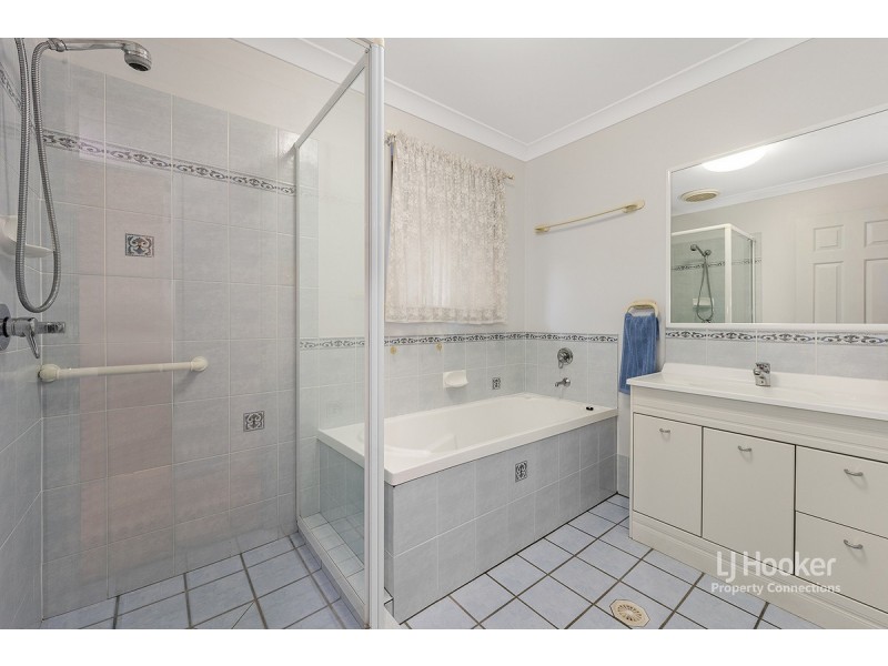 50 Paramount Drive, Warner QLD 4500