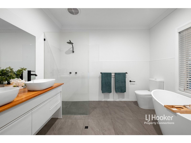 4 Turnberry Crescent, Albany Creek QLD 4035