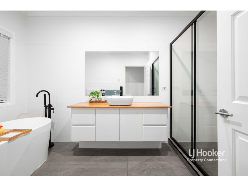 4 Turnberry Crescent, Albany Creek QLD 4035