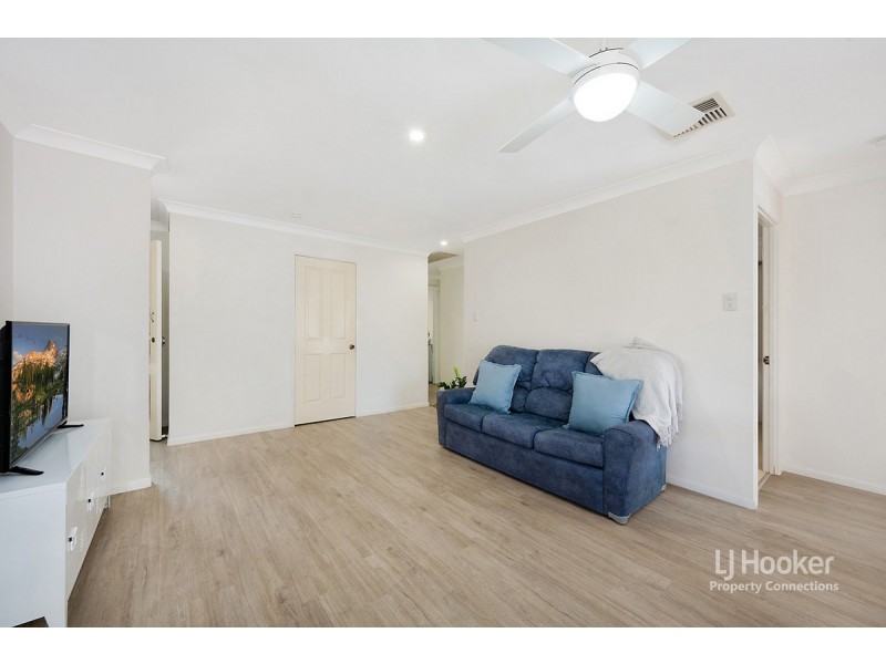 9 Skylark Court, Kallangur QLD 4503