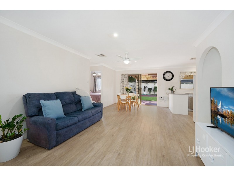 9 Skylark Court, Kallangur QLD 4503