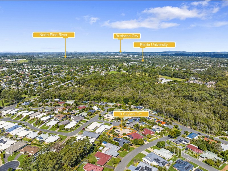 9 Skylark Court, Kallangur QLD 4503