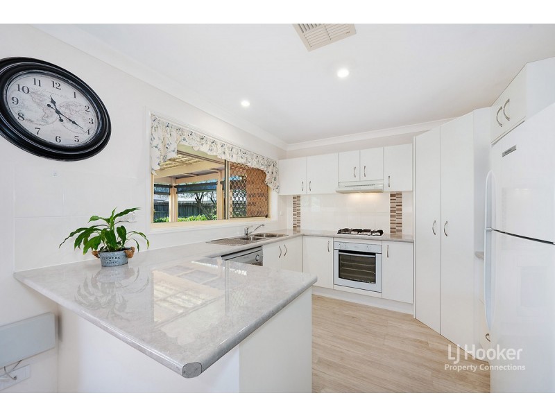 9 Skylark Court, Kallangur QLD 4503