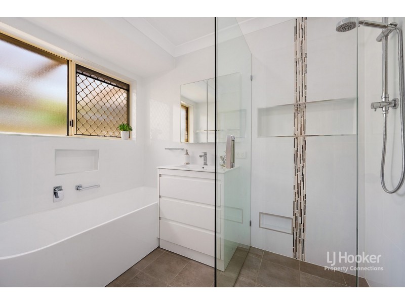 9 Skylark Court, Kallangur QLD 4503