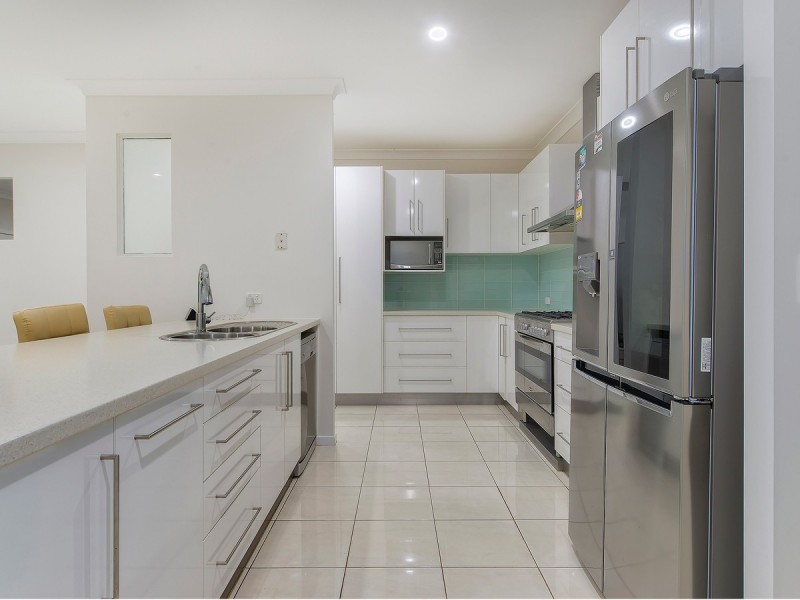 21 Tributary Court, Eatons Hill QLD 4037