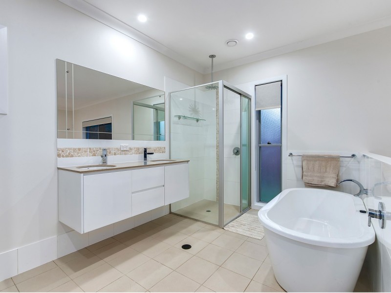 21 Tributary Court, Eatons Hill QLD 4037