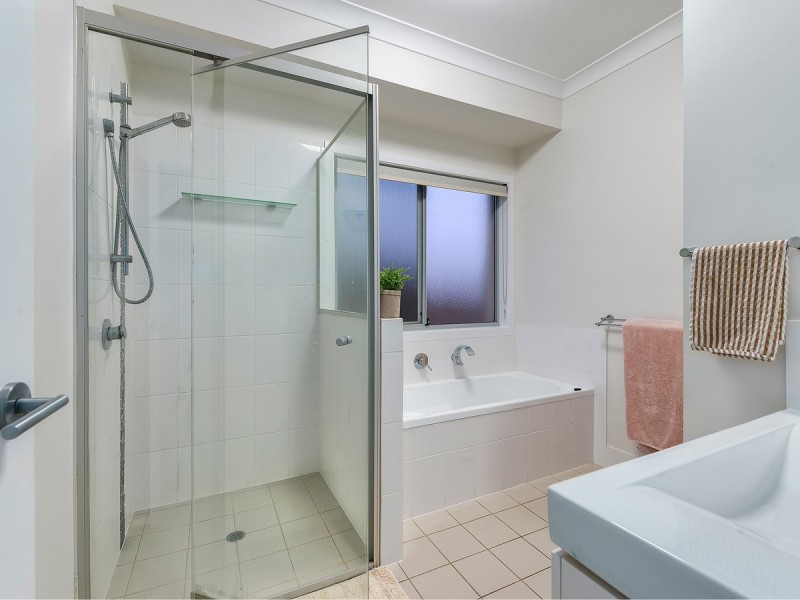 21 Tributary Court, Eatons Hill QLD 4037