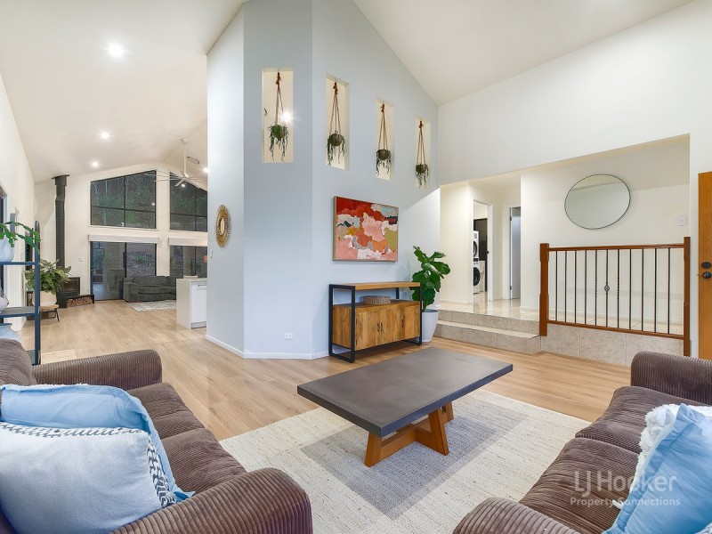 8 Bonica Court, Eatons Hill QLD 4037