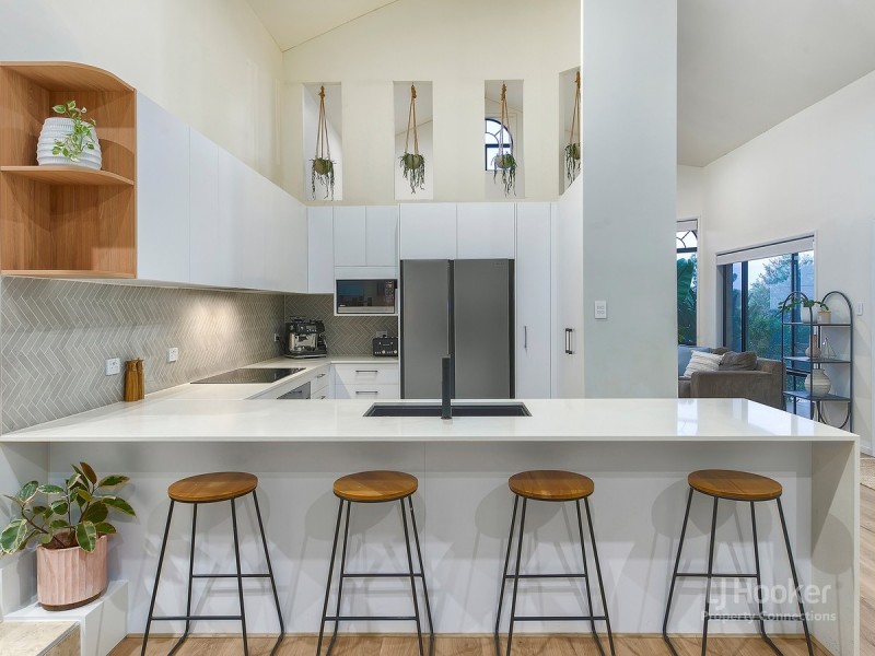 8 Bonica Court, Eatons Hill QLD 4037