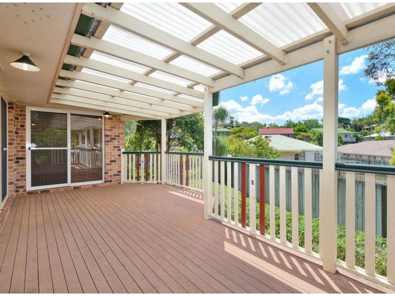 8 Woodvale Court, Everton Hills QLD 4053