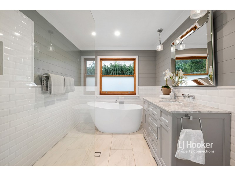 7 Kiandra Close, The Gap QLD 4061