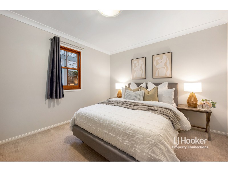 7 Kiandra Close, The Gap QLD 4061