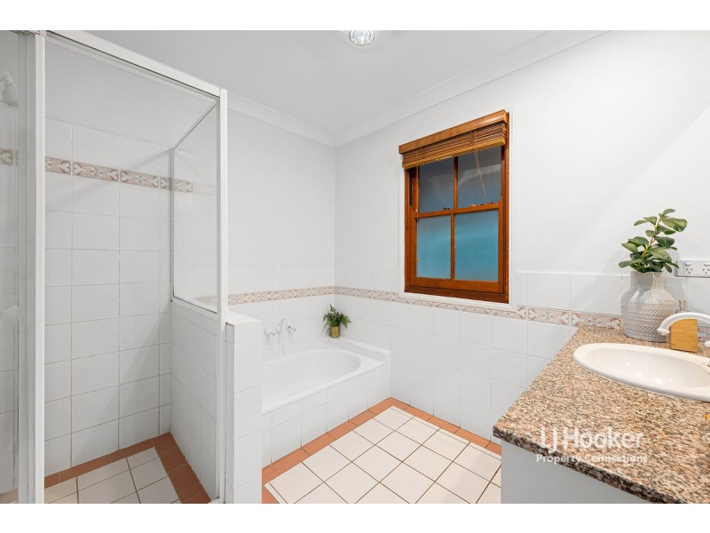 7 Kiandra Close, The Gap QLD 4061