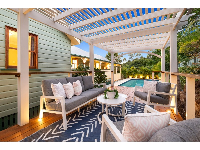 7 Kiandra Close, The Gap QLD 4061