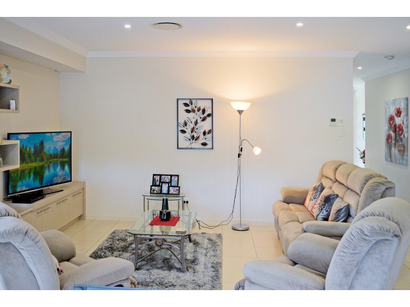 7 Gardenia Court, Bridgeman Downs QLD 4035