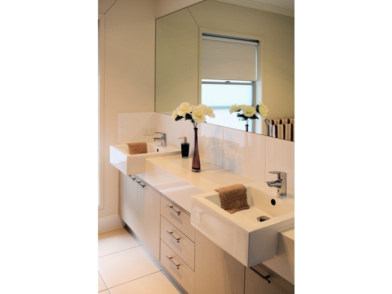 7 Gardenia Court, Bridgeman Downs QLD 4035