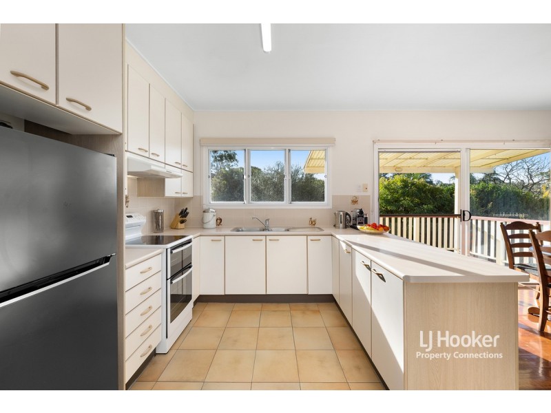 16 Illuta Avenue, Ferny Hills QLD 4055