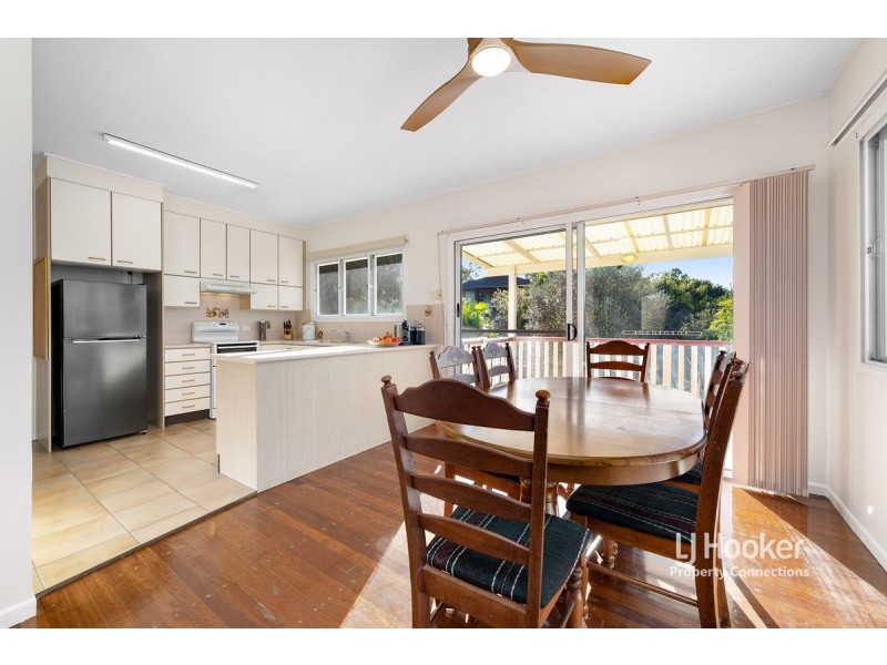 16 Illuta Avenue, Ferny Hills QLD 4055