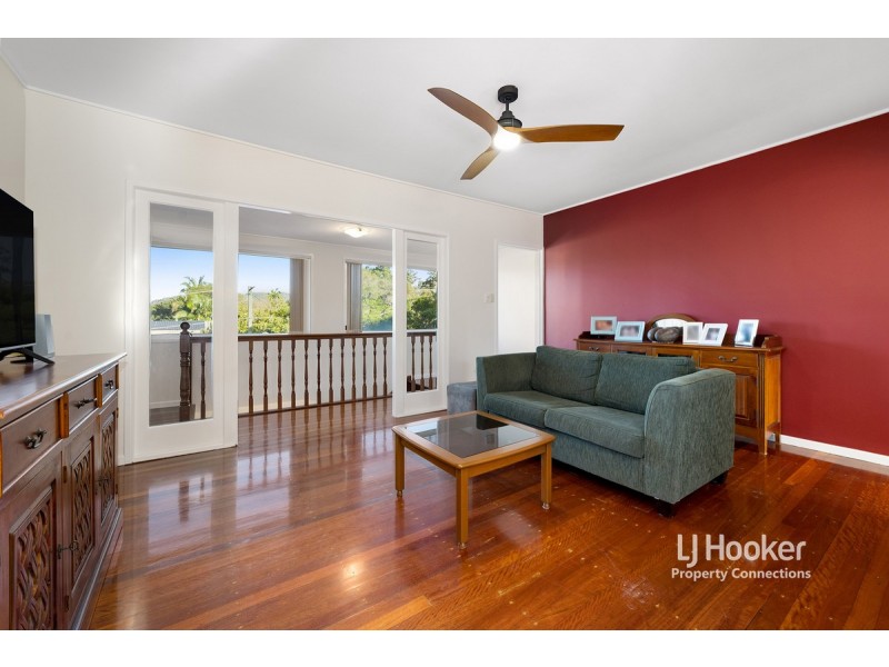 16 Illuta Avenue, Ferny Hills QLD 4055