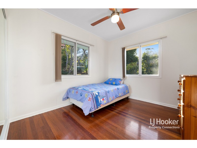 16 Illuta Avenue, Ferny Hills QLD 4055