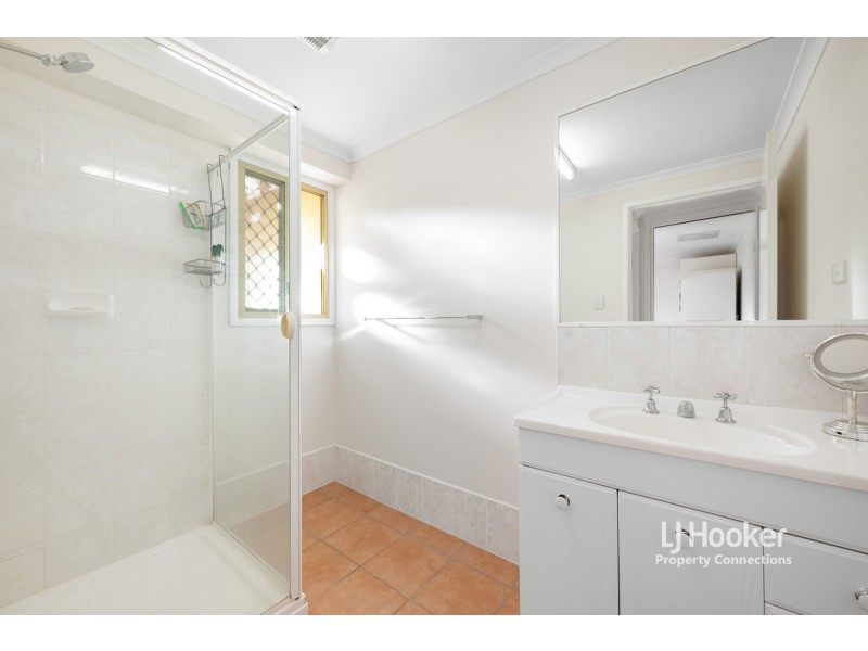 16 Illuta Avenue, Ferny Hills QLD 4055