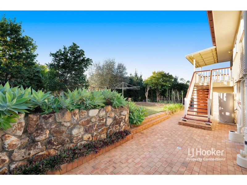 16 Illuta Avenue, Ferny Hills QLD 4055