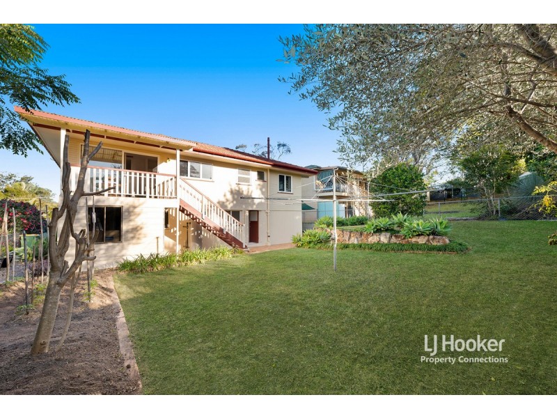 16 Illuta Avenue, Ferny Hills QLD 4055