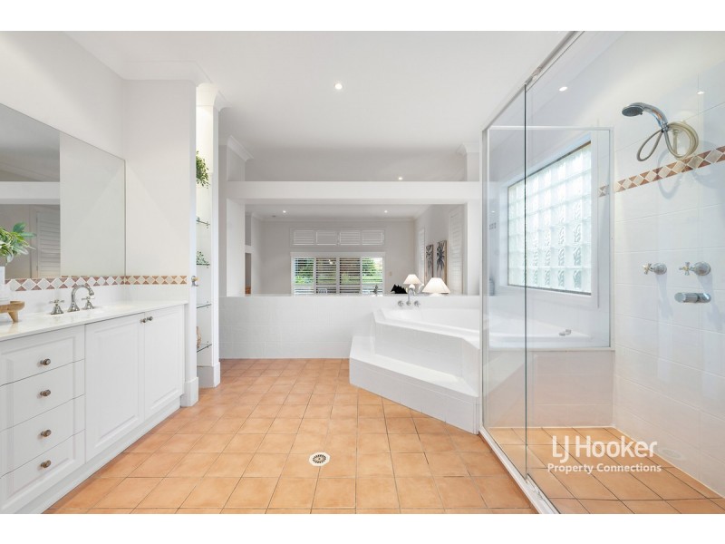 24 Lancewood Drive, Albany Creek QLD 4035