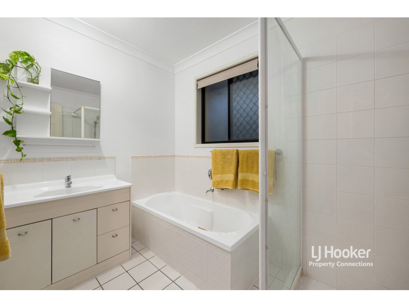 12 Georgette Court, Eatons Hill QLD 4037