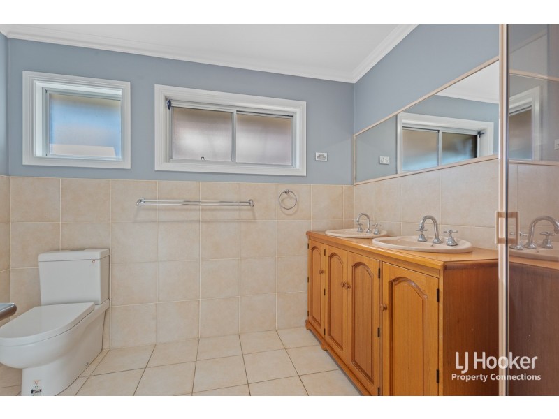 8 Strathford Avenue, Albany Creek QLD 4035