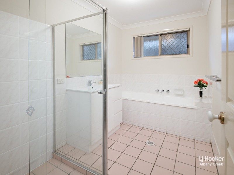 7 Tiffany Court, Eatons Hill QLD 4037