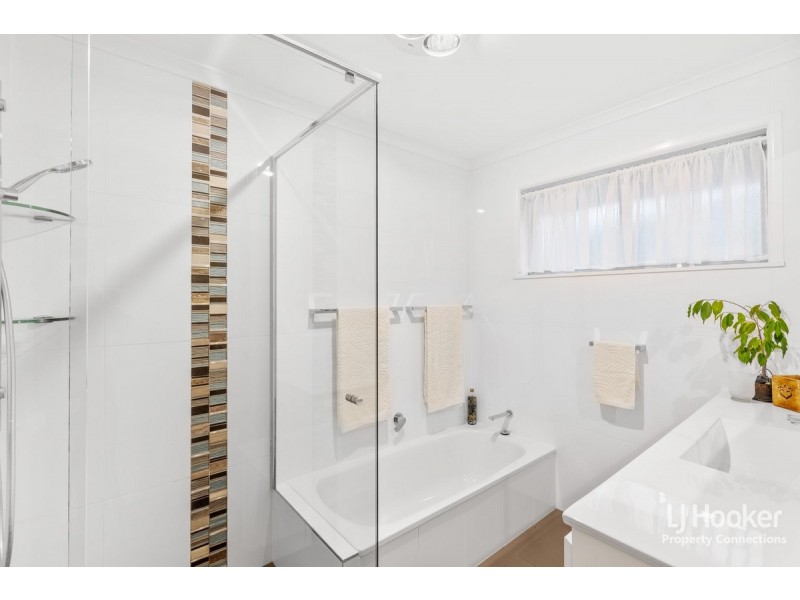 2 York Court, Albany Creek QLD 4035