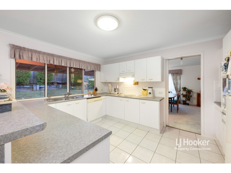 5 Saraband Drive, Eatons Hill QLD 4037