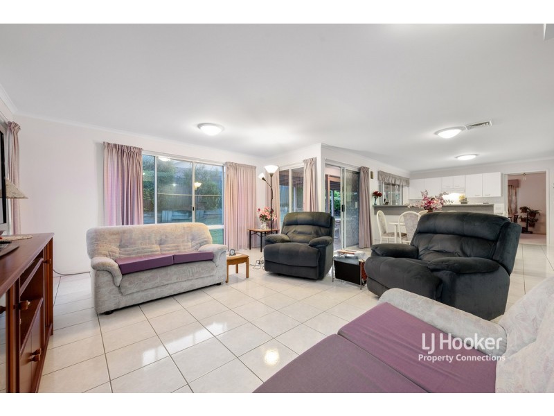 5 Saraband Drive, Eatons Hill QLD 4037