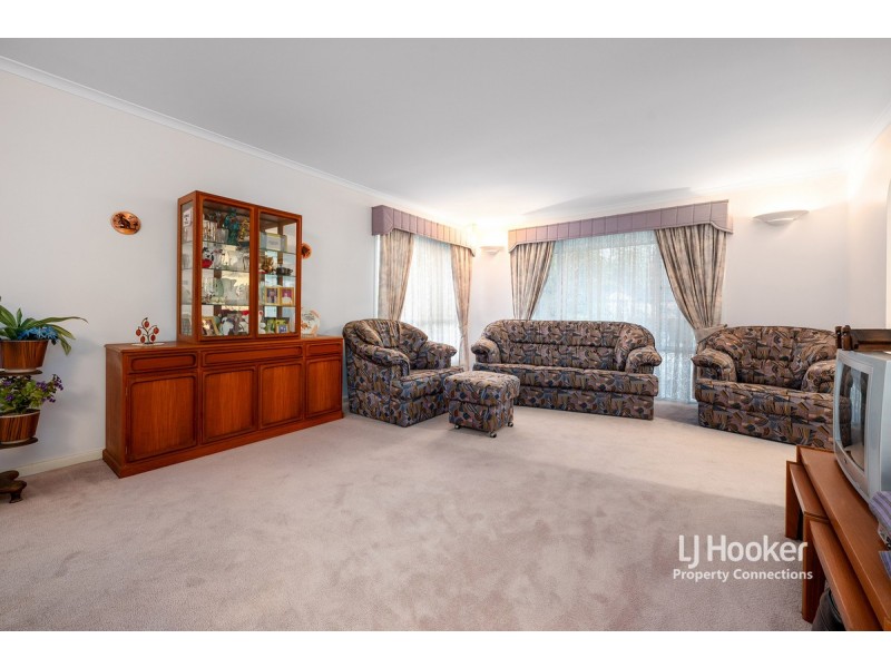 5 Saraband Drive, Eatons Hill QLD 4037