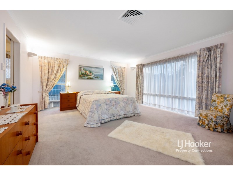 5 Saraband Drive, Eatons Hill QLD 4037