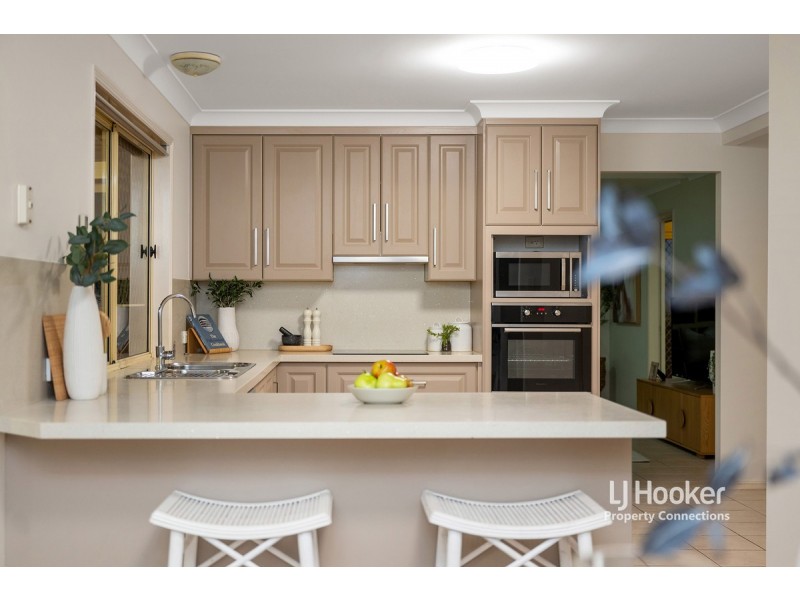 17 Atoll Crescent, Eatons Hill QLD 4037